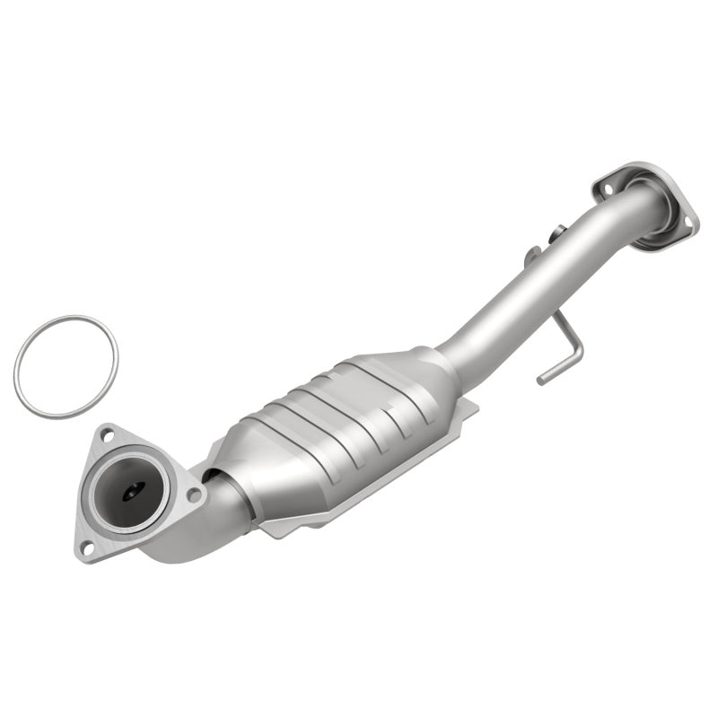 MagnaFlow Direct Fit Catalytic Conv 02-06 Cadillac Escalade / 02-06 GM Yukon (Inc Denali) 6.0L P/S