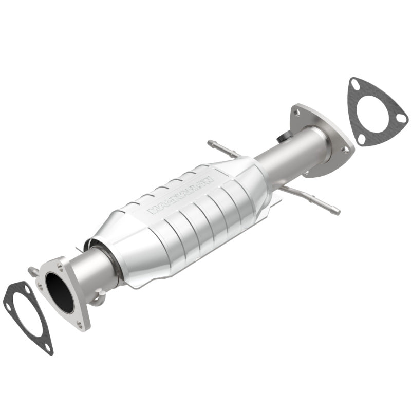MagnaFlow Direct Fit Catalytic Converter 96-99 S10/Sanoma 4WD 4.3L