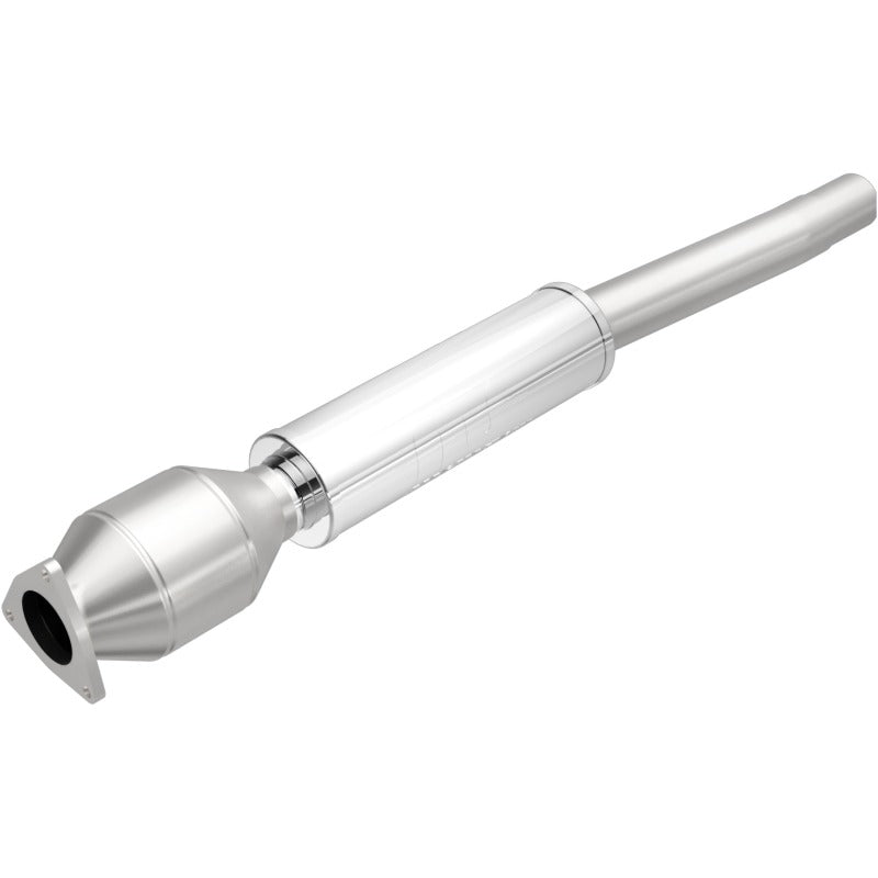 MagnaFlow Direct Fit Catalytic Converter 03-06 VW Phaeton 4.2L PS Rr