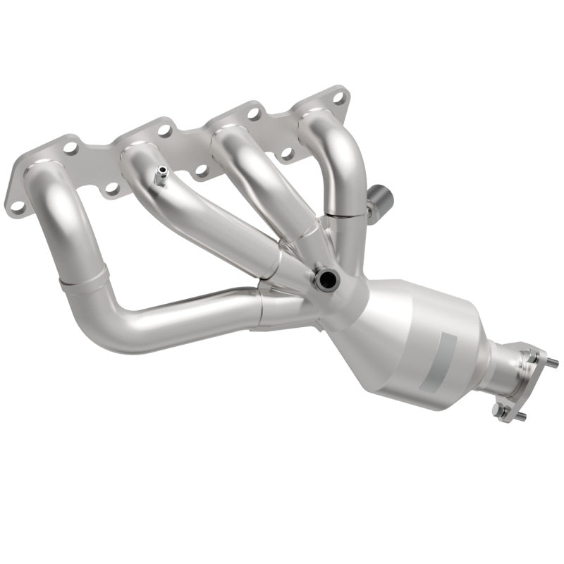 MagnaFlow Direct Fit Catalytic Converter 98-99 Nissan Frontier 2.4L