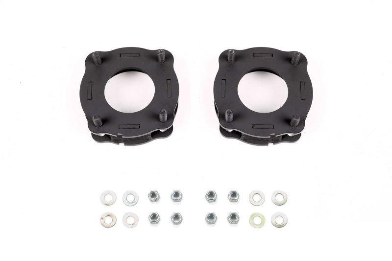 Fabtech 2022 Toyota Tundra 1.5in Leveling Kit - Front Spacers and Hardware