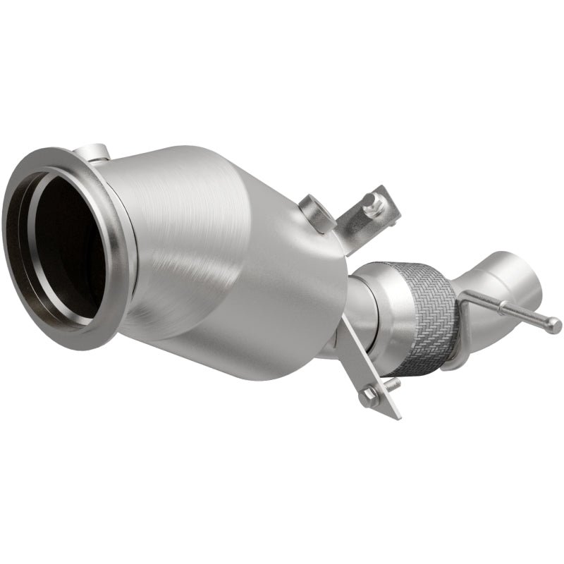 MagnaFlow Direct Fit Catalytic Converter 12-14 BMW 528i 2 L Closed Couple
