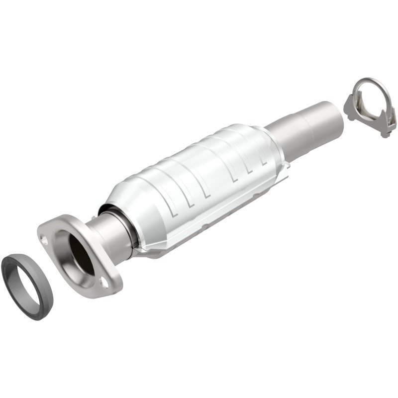 MagnaFlow Direct Fit Catalytic Converter 04-06 Toyota Sienna 3.3L AWD Rear